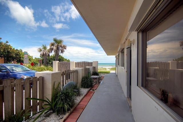 Quiet Vista Del Mar 2 Bedroom Condo Beachfront Property Какао-Бич Экстерьер фото